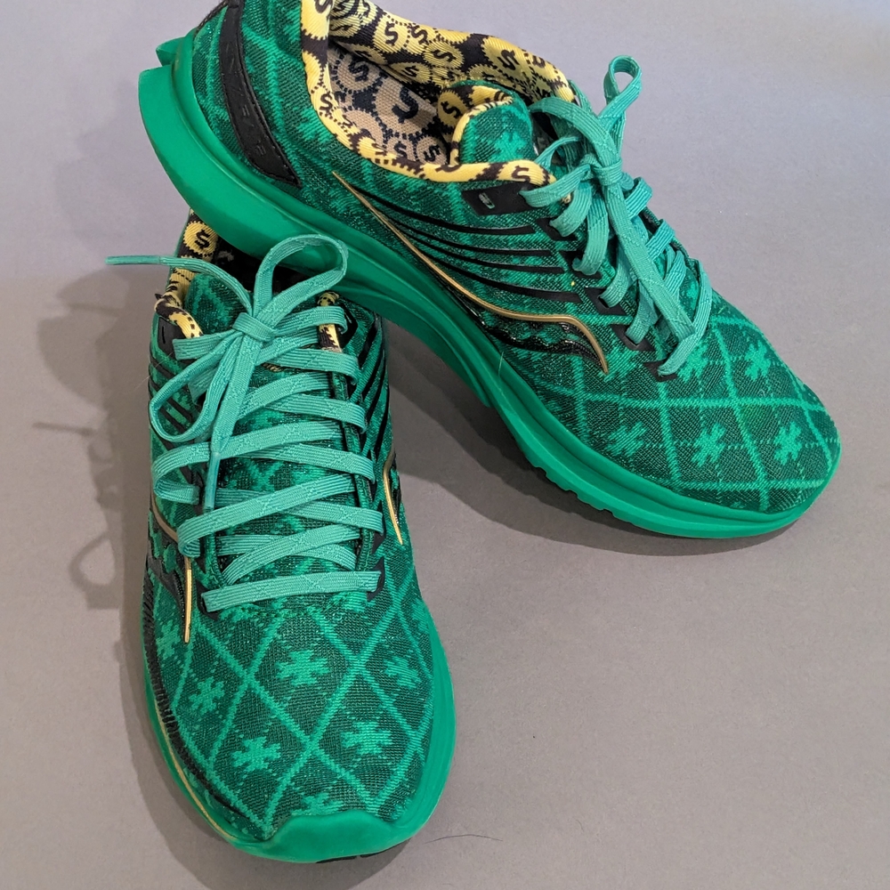 Saucony 7.5 Green Clover Power Run W/Yellow Accents Women's Athletic Sneakers